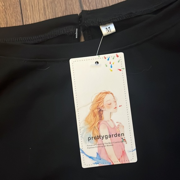 NWT pretty garden black jumpsuit size medium - Picture 3 of 5